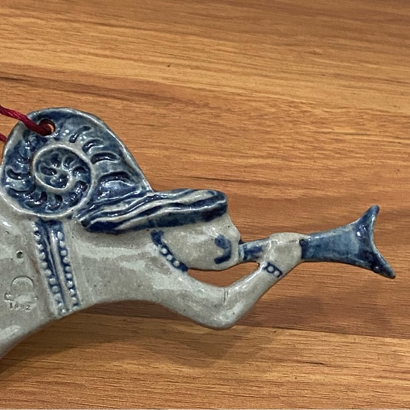 Vintage 1993 ROWE Pottery Salt Glazed Trumpet Angel Christmas Tree Ornament - Picture 9 of 10